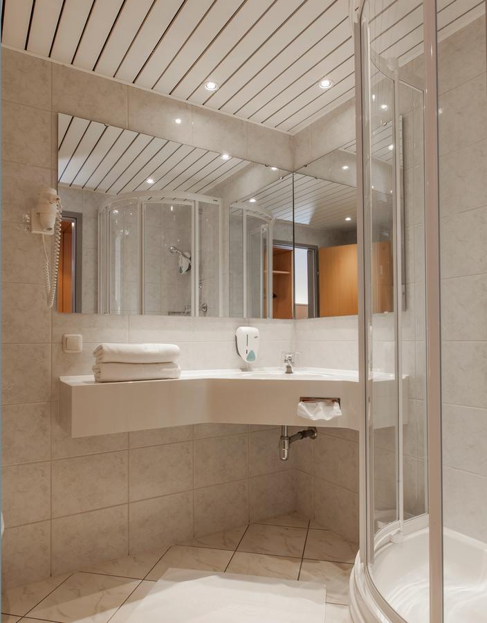 Landzeit Autobahnrestaurant & Motorhotel Loipersdorf Kitzladen 部屋 写真