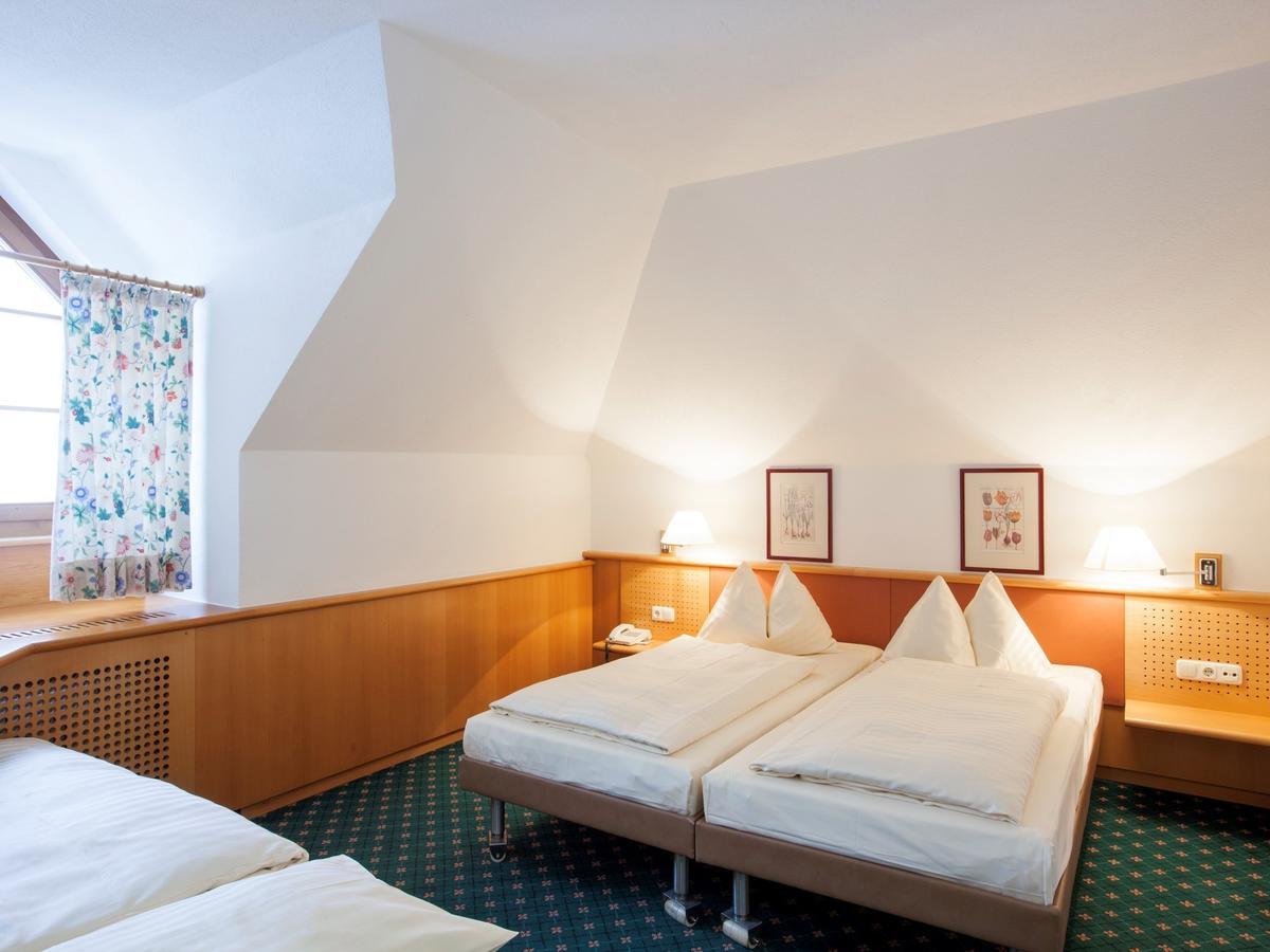 Landzeit Autobahnrestaurant & Motorhotel Loipersdorf Kitzladen 部屋 写真